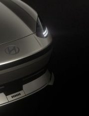 Brzy, velmi brzy. 🔜 Dlouho očekávaná světová premiéra nového elektrického sedanu Hyundai je za rohem. 🤩 Elegantní a nezaměnitelně jedinečný, to bude zcela nový IONIQ 6. Více info u jednotlivých fotek 👇
